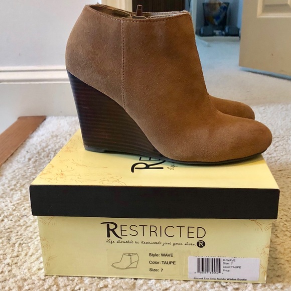 dsw taupe booties